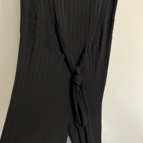 Amour Vert Briar Provence Rib Jumpsuit Black Size L Large Ankle Crop Minimalist - Picture 9 of 15